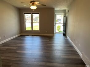 1704 Tern Pl in Springfield, IL - Building Photo - Building Photo