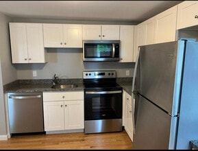 72-74 3rd St, Unit 7 in Bangor, ME - Building Photo - Building Photo