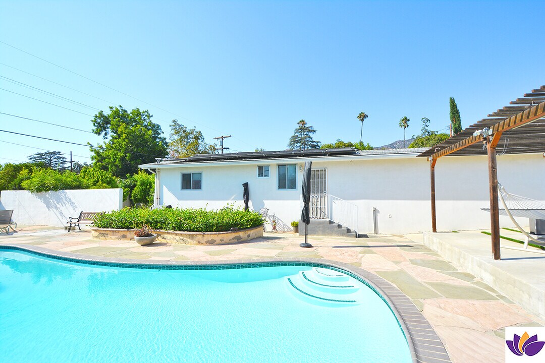 1451 Norton Ave, Unit B in Glendale, CA - Foto de edificio