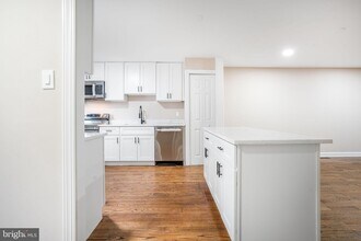 3671 Waterwheel Square in Randallstown, MD - Foto de edificio - Building Photo