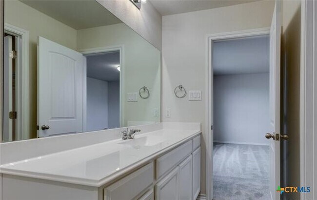 2553 Windle Ln in Seguin, TX - Foto de edificio - Building Photo