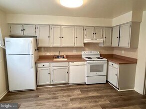 10 Kettle Ct in Baltimore, MD - Building Photo - Building Photo