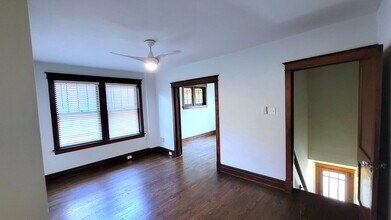 5537 Holly Hills Ave, Unit 5537A in St. Louis, MO - Building Photo - Building Photo