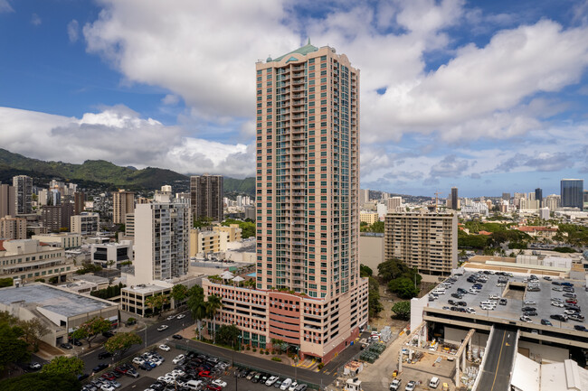 One Archer Lane in Honolulu, HI - Building Photo - Building Photo