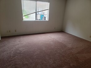 14102 Lemoli Ave in Hawthorne, CA - Building Photo - Building Photo