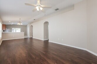 7804 Maroon Peak Dr in Ruskin, FL - Foto de edificio - Building Photo