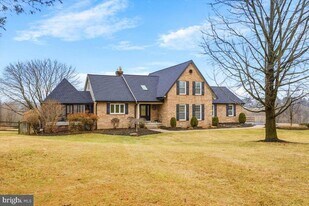 3293 N Hill Ct in Middletown, MD - Building Photo