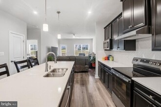 7517 Matapeake Ln in Glen Burnie, MD - Building Photo - Building Photo