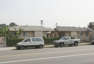 5925 York Blvd in Los Angeles, CA - Foto de edificio - Building Photo