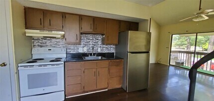 12900 Walden Rd, Unit 422D in Montgomery, TX - Foto de edificio - Building Photo