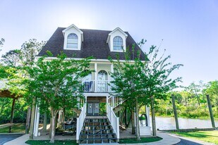 1102 Stanfield Point Rd in Gautier, MS - Building Photo