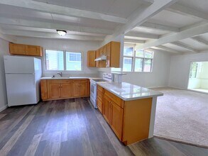 2896 Poelua St in Honolulu, HI - Building Photo - Building Photo
