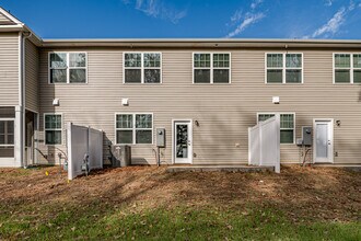 13045 Cottage Crst Ln in Charlotte, NC - Building Photo - Building Photo