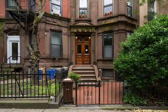 410 2Nd Street in Brooklyn, NY - Foto de edificio - Building Photo