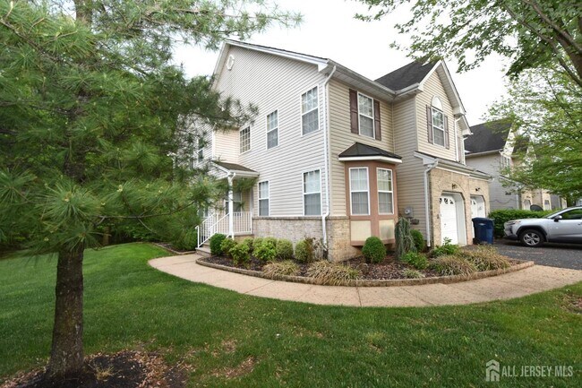116 Briarwood Dr in North Brunswick, NJ - Building Photo - Building Photo