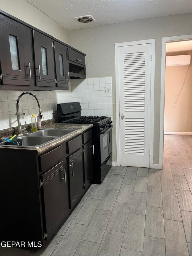 601 E Father Rahm Ave in El Paso, TX - Building Photo - Building Photo