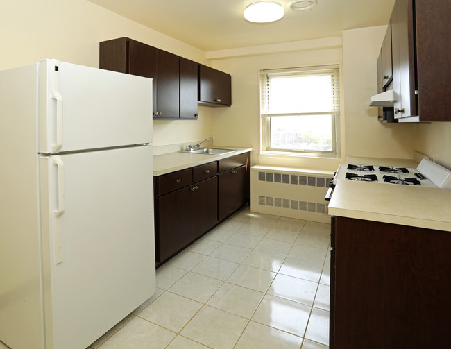 Washington Towers in East Orange, NJ - Building Photo - Interior Photo