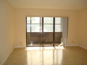 203 Foxtail Dr in Greenacres, FL - Building Photo - Building Photo