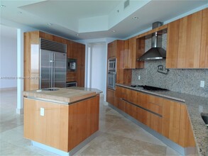 16047 Collins Ave, Unit 3002 in Sunny Isles Beach, FL - Building Photo - Building Photo