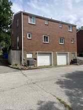 28 Dorsey St, Unit 1 in Bridgeville, PA - Foto de edificio - Building Photo