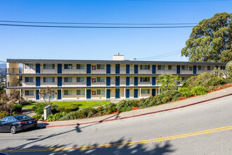 Pacific View Apartments in Pacifica, CA - Foto de edificio - Building Photo