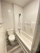 1611 E Henry St in Savannah, GA - Building Photo - Building Photo