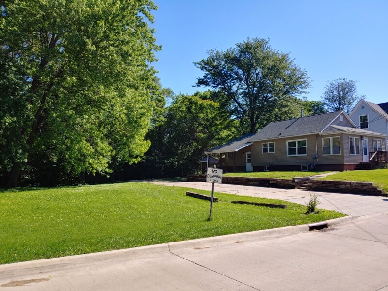 4425 16th Ave in Rock Island, IL - Foto de edificio