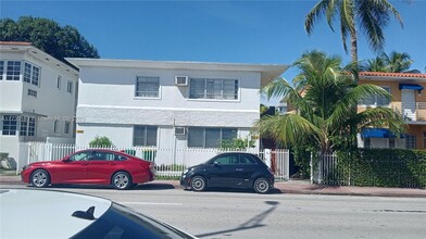 8132 Harding Ave in Miami, FL - Foto de edificio - Building Photo