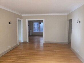 410 Ridge Ave, Unit 23-2 in Evanston, IL - Foto de edificio - Building Photo