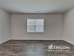 291 Hanging Elm Ln in Fuquay Varina, NC - Building Photo - Building Photo