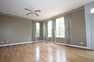 24313 White Oak Dr in Plainfield, IL - Building Photo - Building Photo
