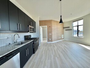 3801 San Pablo Ave in Emeryville, CA - Building Photo - Building Photo