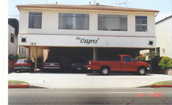 The Capri Apartments in Santa Monica, CA - Building Photo - Building Photo