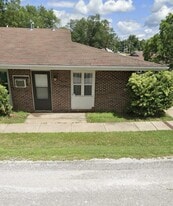 401 N St James St in El Dorado Springs, MO - Building Photo