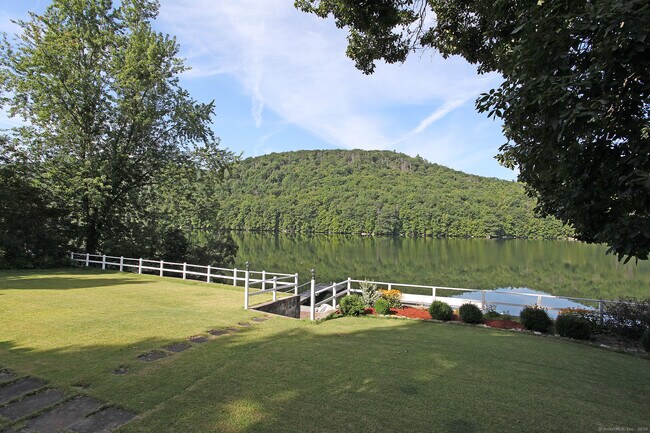 29 Lavelle Ave in New Fairfield, CT - Building Photo - Building Photo