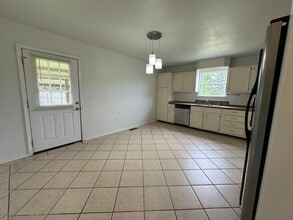 135 Price Rd in London, AR - Building Photo - Building Photo