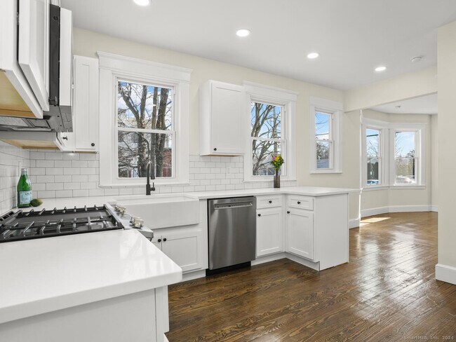 97 Noble Ave in Milford, CT - Building Photo - Building Photo