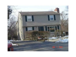 100 Forbes St in East Providence, RI - Building Photo - Building Photo