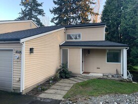 10129 NE 115th Ln in Kirkland, WA - Building Photo
