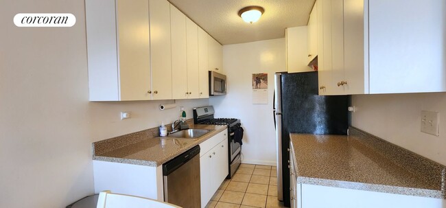 175 W 90th St in New York, NY - Building Photo - Building Photo