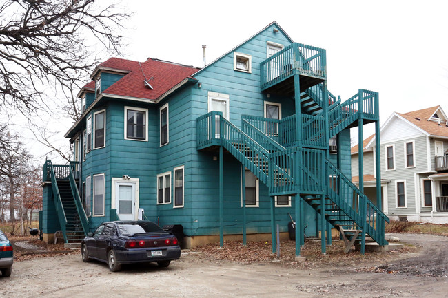 1625 Oakland Ave in Des Moines, IA - Foto de edificio - Building Photo