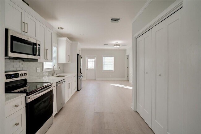 320 NW 6th Ave in Delray Beach, FL - Foto de edificio - Building Photo