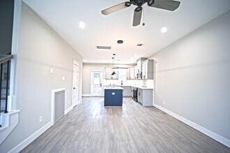2413 Glen Ln in Houston, TX - Building Photo - Building Photo