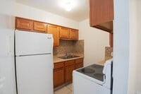 605 N Wolf Rd photo'