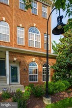 15426 Rosemont Manor Dr in Haymarket, VA - Building Photo - Building Photo