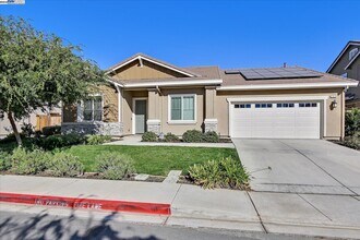 1610 Chestnut Ct in Concord, CA - Building Photo - Building Photo