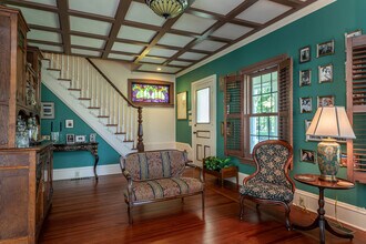 267 Main St in Lakeville, CT - Building Photo - Building Photo