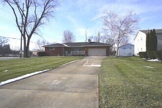 6092 Cleveland St in Merrillville, IN - Building Photo - Building Photo
