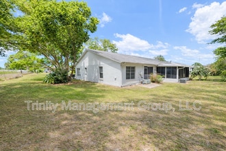 2844 Westmoreland Ct in New Port Richey, FL - Building Photo - Building Photo