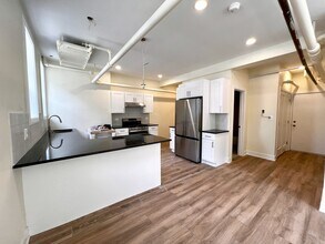 3927 N Pine Grove Ave in Chicago, IL - Building Photo - Building Photo